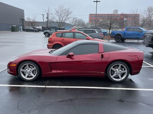 Used 2007 Chevrolet Corvette Base w/ Preferred Equipment Group image 2