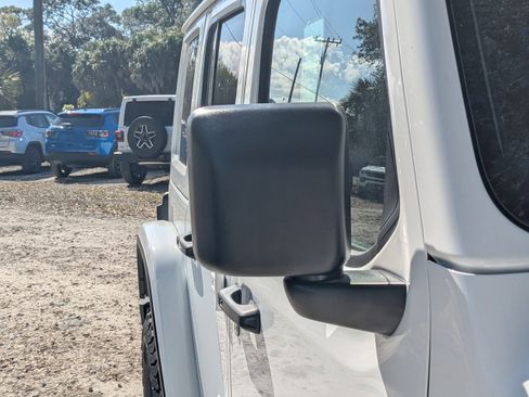 New 2026 Jeep Wrangler Unlimited Rubicon AWD/4WD image 11