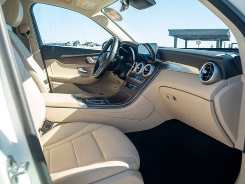 Used 2022 Mercedes-Benz GLC 300 4MATIC image 27