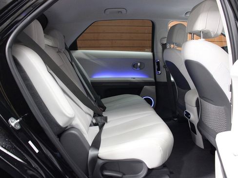 Used 2024 Hyundai Ioniq 5 Limited image 36