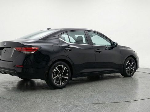 Used 2025 Nissan Sentra SV image 9