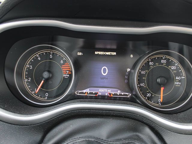 Used 2016 Jeep Cherokee Limited FWD image 10