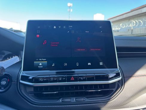 Used 2025 Jeep Compass Trailhawk w/ Trailer Tow Group image 18