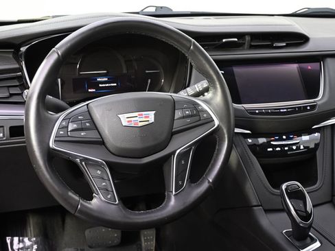 Used 2017 Cadillac XT5 Luxury w/ Driver Awareness Package AWD/4WD image 12