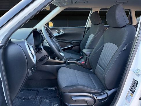 Used 2020 Kia Soul S image 13