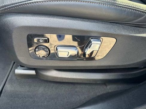 Used 2025 BMW X7 xDrive40i image 27