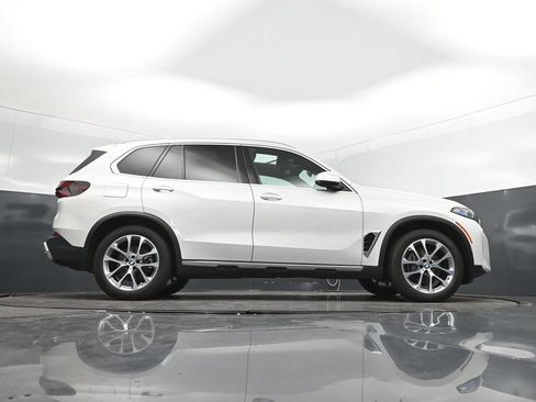 Certified 2026 BMW X5 xDrive40i w/ Climate Comfort Package AWD/4WD image 43