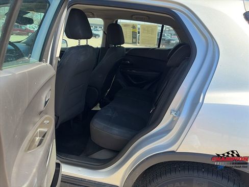 Used 2015 Chevrolet Trax LS FWD image 15