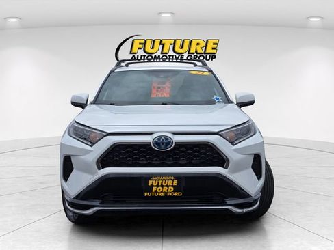 Used 2021 Toyota RAV4 SE w/ Weather & Moonroof Package AWD/4WD image 2
