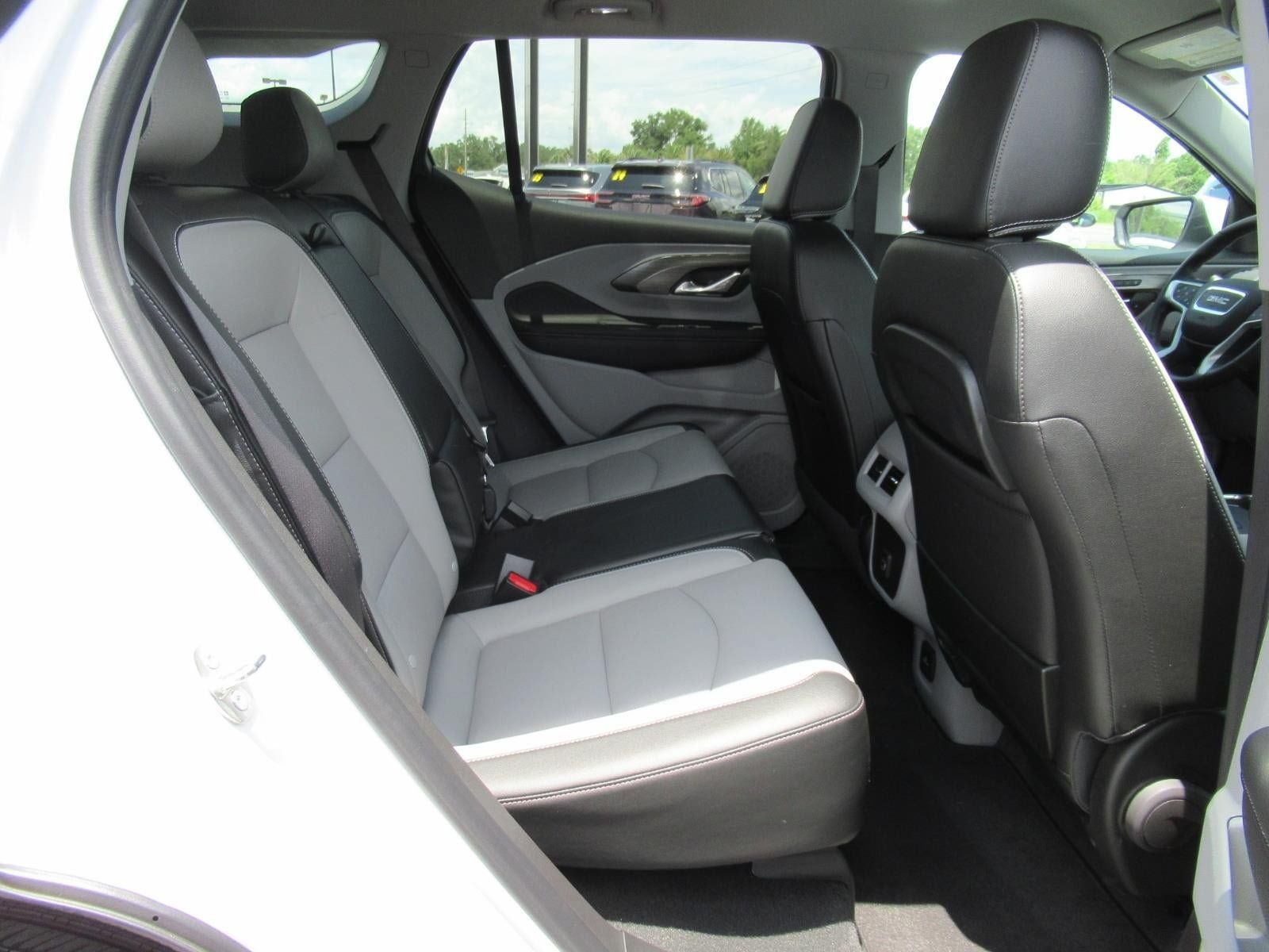 Used 2023 GMC Terrain SLT FWD image 31