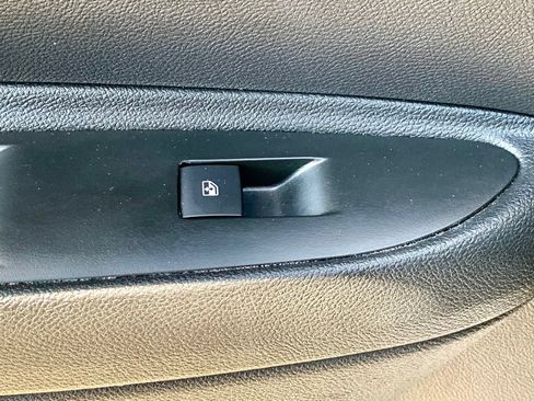 Used 2019 Chevrolet Trax LT FWD image 17