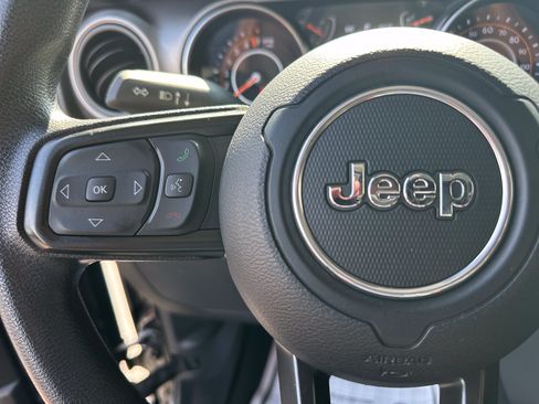 Used 2020 Jeep Wrangler Sport AWD/4WD image 22