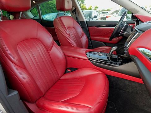 Used 2019 Maserati Levante image 35