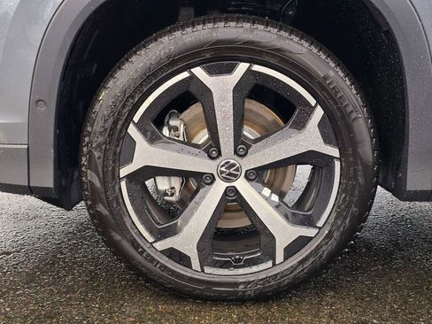 New 2026 Volkswagen Tiguan SE image 11