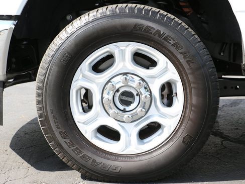 Used 2025 Ford F250 XLT w/ F-250 >10K GVWR Package AWD/4WD image 50
