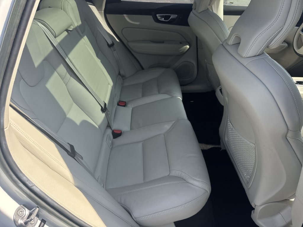 Used 2023 Volvo XC60 B5 Ultimate w/ Climate Package AWD/4WD image 15