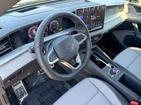 New 2026 Volkswagen Tiguan SE R-Line image 12