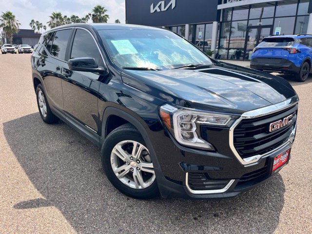 Used 2024 GMC Terrain SLE w/ LPO, Floor Liner Package FWD image 1