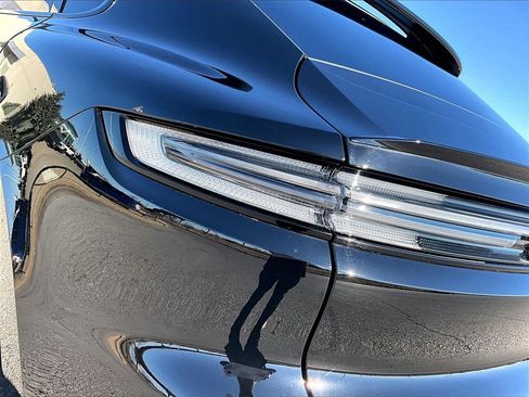 Used 2024 Porsche Cayenne Coupe image 21