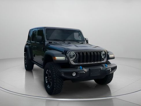 Used 2025 Jeep Wrangler Unlimited Rubicon 4xe w/ Convenience Group image 3