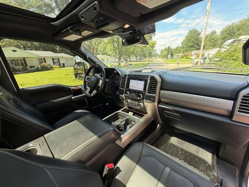 Used 2017 Ford F250 Platinum w/ Platinum Ultimate Package AWD/4WD image 30
