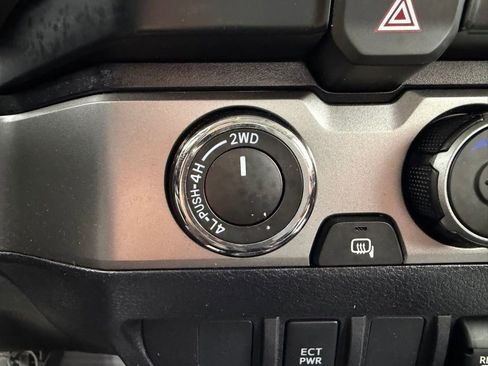 Used 2022 Toyota Tacoma SR5 image 21