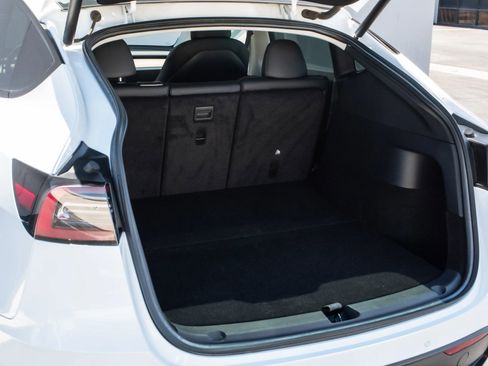 Used 2021 Tesla Model Y Long Range image 28
