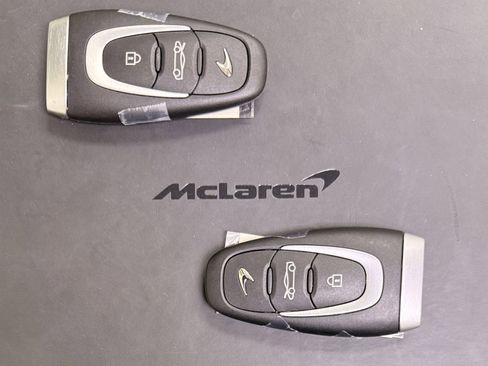 Used 2025 McLaren Artura Spider RWD image 43
