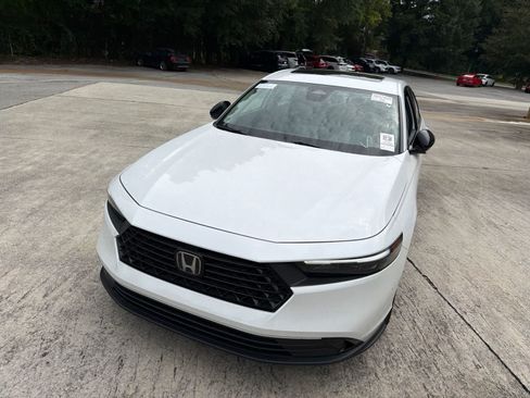 Used 2025 Honda Accord SE image 4