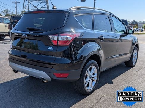 Used 2018 Ford Escape SE w/ SE Sync 3 Package AWD/4WD image 4
