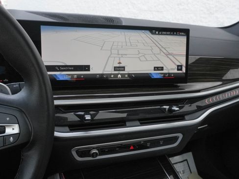 Used 2024 BMW X5 xDrive40i AWD/4WD image 22