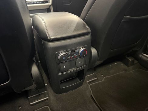 Used 2020 Ford Explorer XLT w/ Equipment Group 202A AWD/4WD image 27