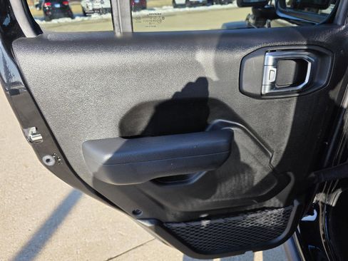 Used 2025 Jeep Wrangler Unlimited Rubicon 4xe w/ Convenience Group image 41