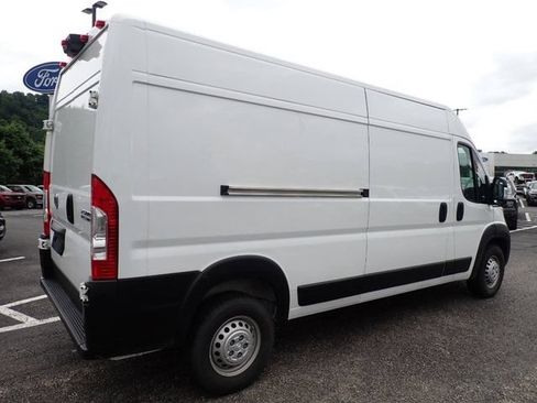 Used 2024 RAM ProMaster 2500 w/ Convenience Group FWD image 6
