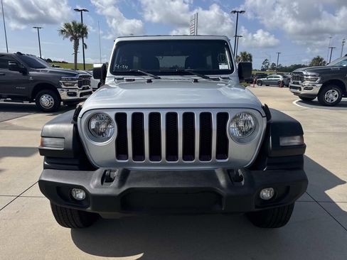 Used 2023 Jeep Wrangler Unlimited Sport AWD/4WD image 2