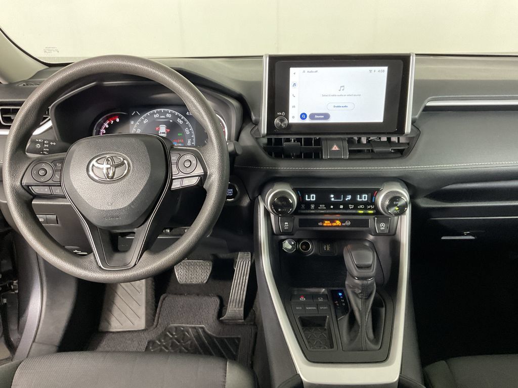 Used 2025 Toyota RAV4 XLE FWD image 16