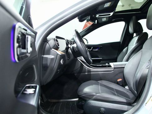 Used 2025 Mercedes-Benz C 300 4MATIC Sedan image 18