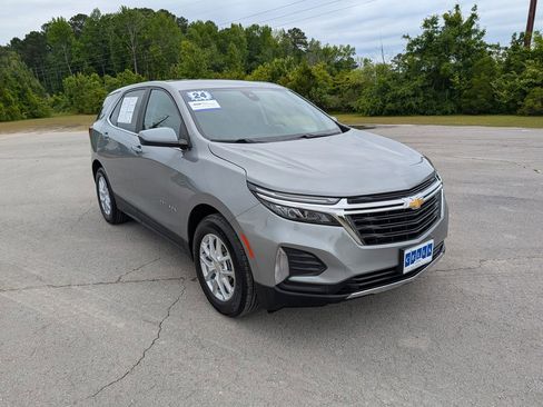 Used 2024 Chevrolet Equinox LT w/ LPO, Floor Liner Package FWD image 2