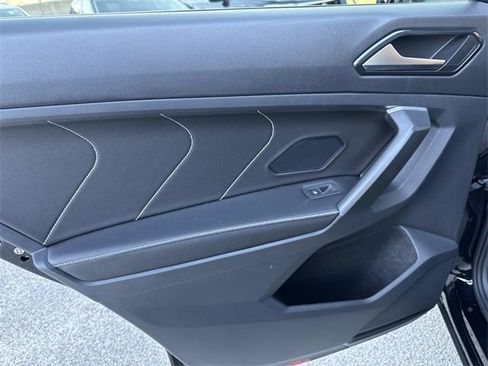 Certified 2024 Volkswagen Tiguan SE R-Line image 9