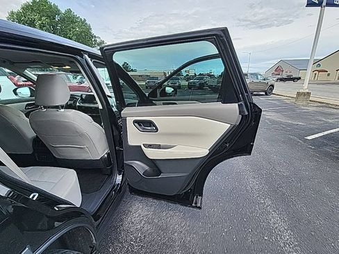 Used 2025 Nissan Rogue SV AWD/4WD image 13