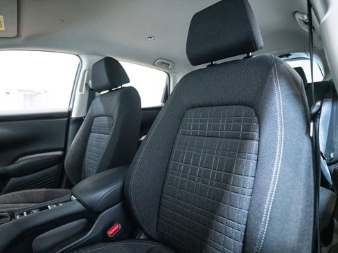 Used 2025 Honda HR-V LX image 6