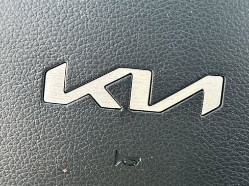 Used 2022 Kia Telluride S FWD image 27