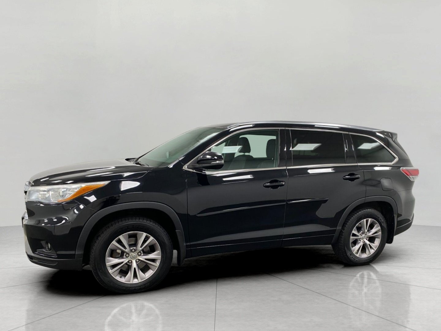 Used 2015 Toyota Highlander XLE AWD/4WD image 9