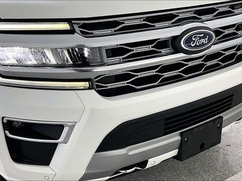 Used 2022 Ford Expedition Platinum image 38