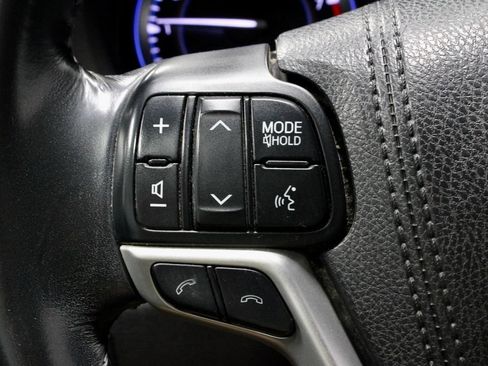 Used 2018 Toyota Highlander SE AWD/4WD image 29