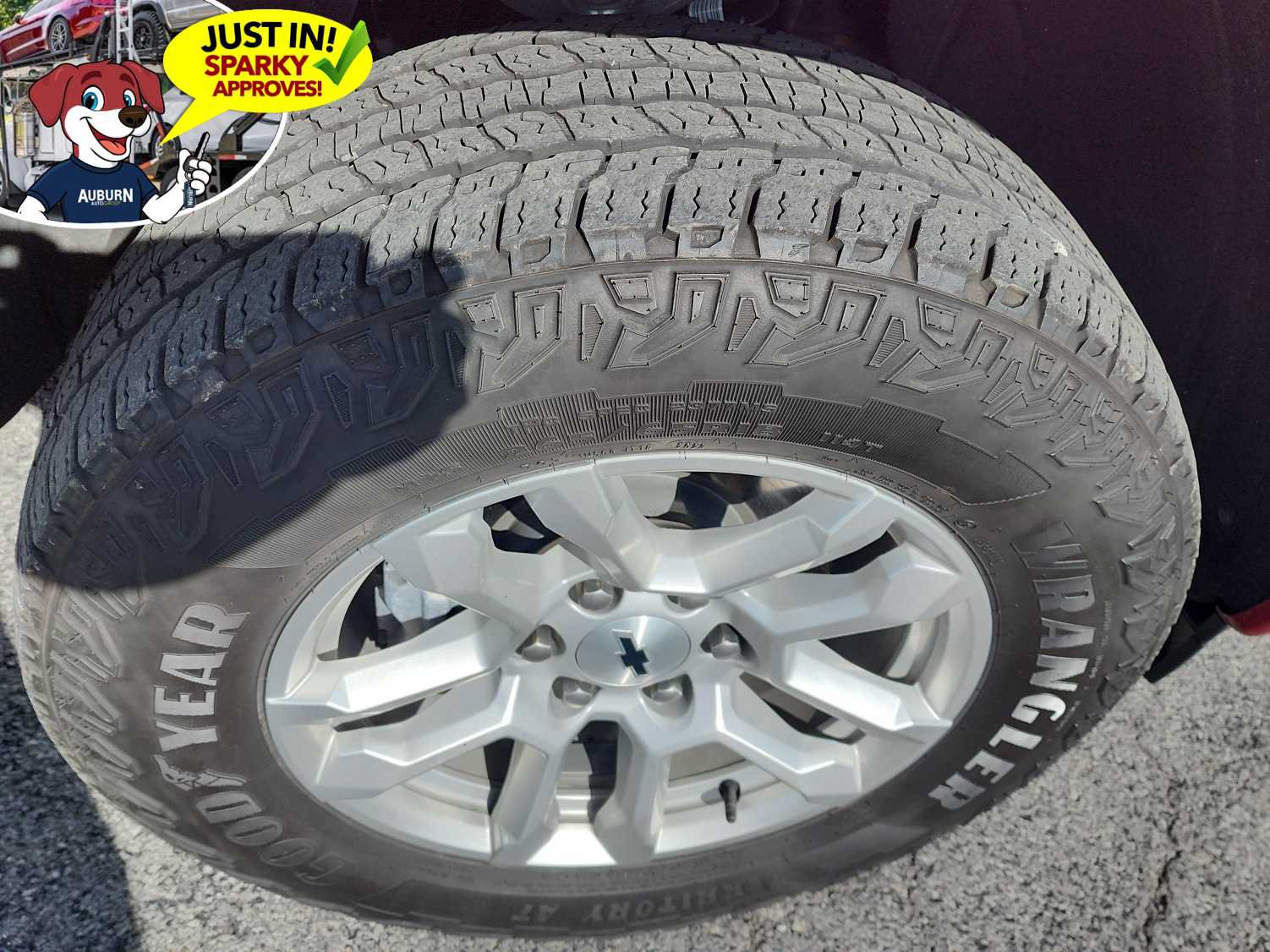 Used 2024 Chevrolet Silverado 1500 RST w/ Z71 Off-Road Package AWD/4WD image 8
