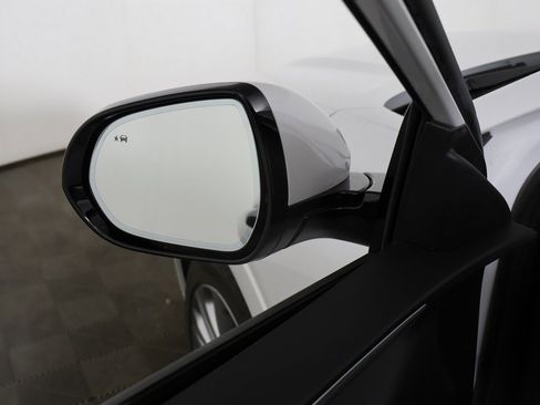 Used 2025 Buick Envista Avenir image 32