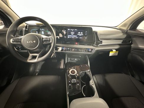 Certified 2025 Kia Sportage LX image 12