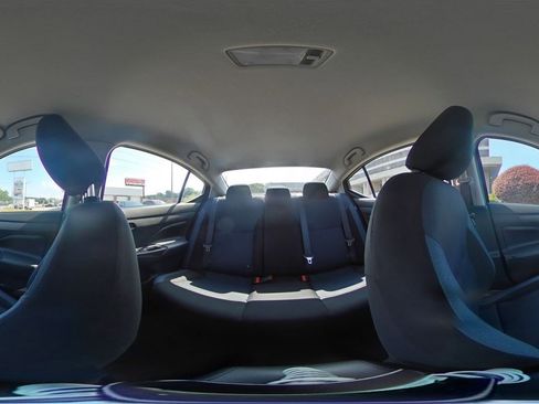 Used 2025 Nissan Versa SV FWD image 41