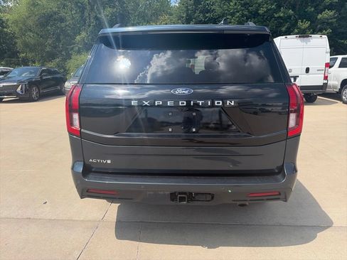 Used 2025 Ford Expedition Active AWD/4WD image 8